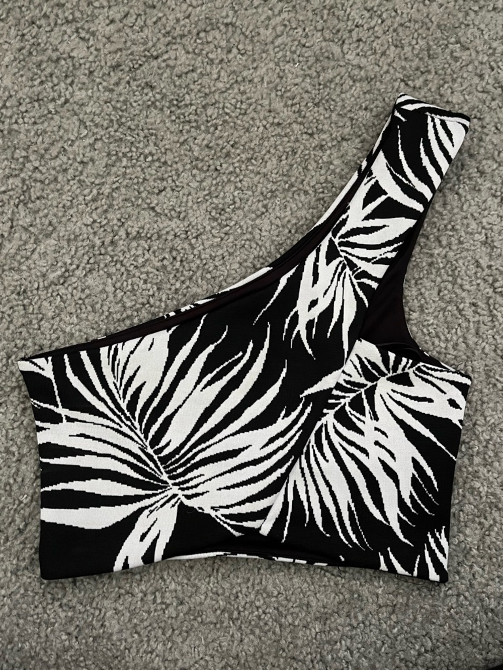 Zara One-Shoulder Black and White Tropical Print Crop Top